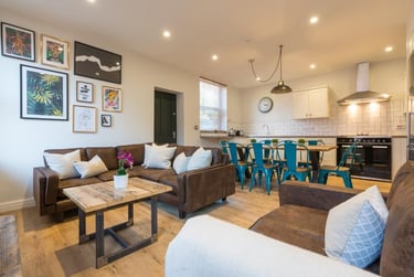 7 bed house, Garmoyle Road, Wavertree, Liverpool, L155AD - Image 1