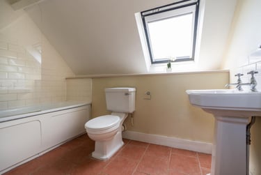 4 bed house, City Bank Road, City Centre, Cirencester, GL71LG - Image 4
