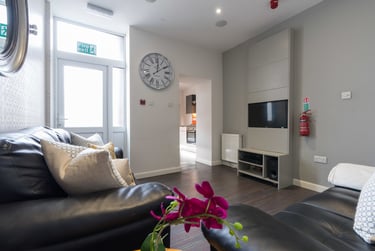 6 bed house, Ashford Street, Shelton, Stoke, ST42EH - Image 1