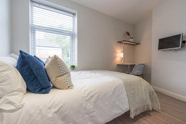 6 bed house, Cauldon Road, Shelton, Stoke, ST42BS - Image 9