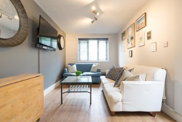 7 bed house, Mackintosh Place, Plasnewydd, Cardiff, CF244RJ - Image 1