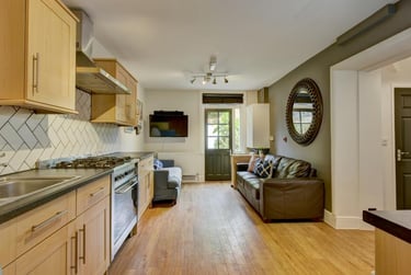 6 bed house, Pinhoe Road, Mount Pleasant, Exeter, EX47HJ - Image 1