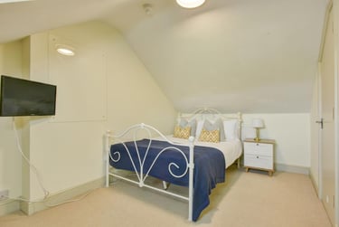 7 bed house, Priory Road, Mount Pleasant, Exeter, EX47AP - Image 8