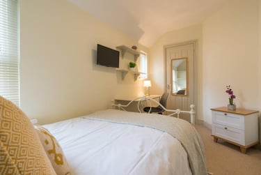 7 bed house, Mackintosh Place, Cathays, Cardiff, CF244RL - Image 4