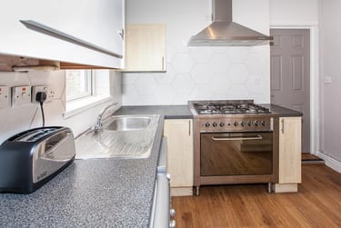 7 bed house, Kincraig Street, Plasnewydd, Cardiff, CF243HW - Image 3