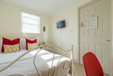 7 bed house, Richard Street, Cathays, Cardiff, CF244DB - Image 2