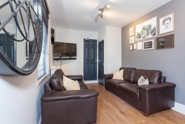7 bed house, Malefant Street, Cathays, Cardiff, CF244QH - Image 1