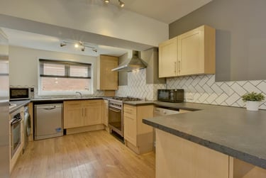 8 bed house, Monks Road, Mount Pleasant, Exeter, EX47BE - Image 5