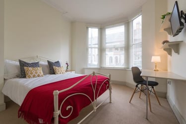 7 bed house, Mackintosh Place, Cathays, Cardiff, CF244RL - Image 1