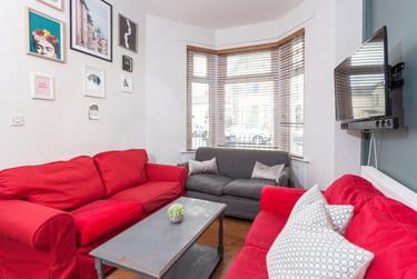 7 bed house, Malefant Street, Cathays, Cardiff, CF244QB - Image 1
