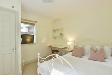 8 bed house, Clinton Avenue, Mount Pleasant, Exeter, EX47BA - Image 7