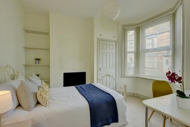 5 bed house, King Edward Street, Exwick, Exeter, EX44NY - Image 2