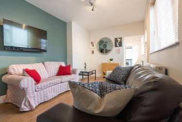 7 bed house, Mackintosh Place, Cathays, Cardiff, CF244RS - Image 1