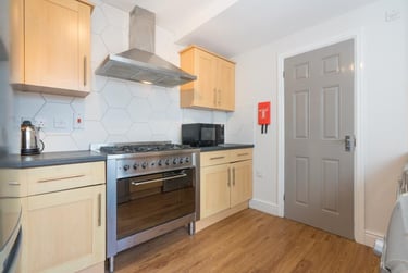 6 bed house, Manners Road, Southsea, Portsmouth, PO40BG - Image 4