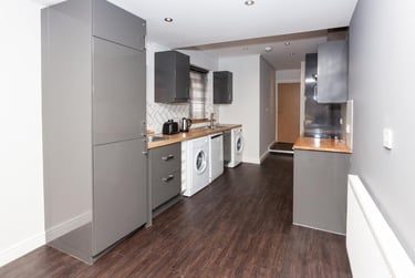 7 bed house, Richard Street, Cathays, Cardiff, CF244DB - Image 2