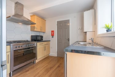 6 bed house, Manners Road, Southsea, Portsmouth, PO40BG - Image 3