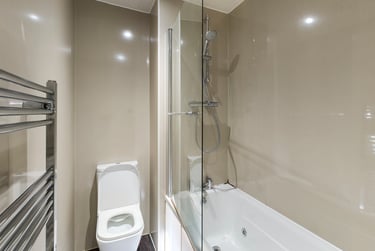 2 bed house, Stubbs Gate, Basford, Newcastle under Lyme, ST51LU - Image 3