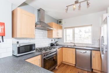 6 bed house, Manor Street, Maindy, Cardiff, CF143PW - Image 6