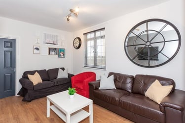 7 bed house, Malefant Street, Cathays, Cardiff, CF244QG - Image 1