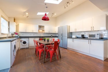 6 bed house, Lenton Boulevard, Lenton, Nottingham, NG72EN - Image 1