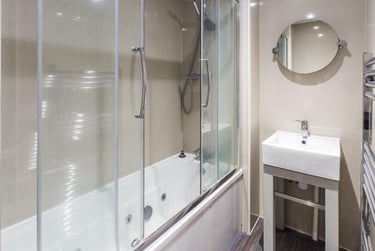 3 bed house, Thornton Road, Shelton, Stoke, ST42BD - Image 4