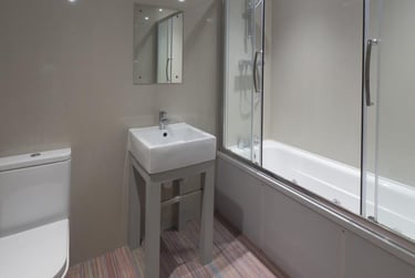 4 bed house, Carlton Road, Shelton, Stoke, ST42BG - Image 4
