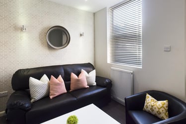 4 bed house, Leek Road, Shelton, Stoke, ST42BW - Image 1