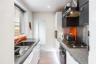 5 bed house, Cauldon Road, Shelton, Stoke, ST42ED - Image 5