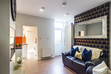 3 bed house, Thornton Road, Shelton, Stoke, ST42BD - Image 5