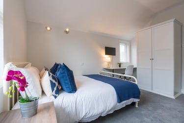 5 bed house, Cromwell Street, Arboretum, Nottingham, NG74GJ - Image 1