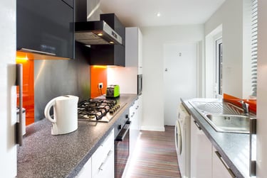 4 bed house, Guildford Street, Shelton, Stoke, ST42EP - Image 4