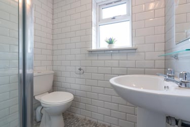 6 bed house, Rothesay Avenue, Radford, Nottingham, NG71PU - Image 2