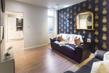 6 bed house, Boughey Road, Shelton, Stoke, ST42BB - Image 2
