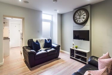 4 bed house, Cauldon Road, Shelton, Stoke, ST42EB - Image 3