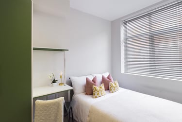 4 bed house, Guildford Street, Shelton, Stoke, ST42EP - Image 2