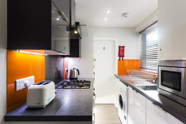 4 bed house, Carlton Road, Shelton, Stoke, ST42BG - Image 3