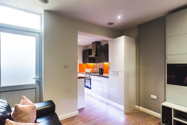 4 bed house, Watford Street, Shelton, Stoke, ST42EW - Image 1