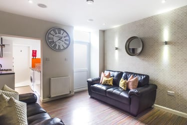 4 bed house, Carlton Road, Shelton, Stoke, ST42BG - Image 2