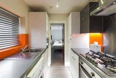 4 bed house, Crowther Street, Shelton, Stoke, ST42ER - Image 3