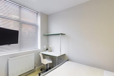 4 bed house, Guildford Street, Shelton, Stoke, ST42EP - Image 8