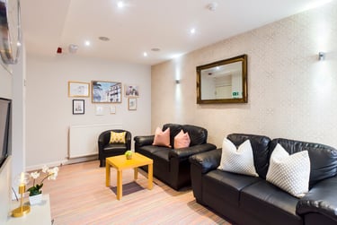 6 bed house, Leek Road, Shelton, Stoke, ST42BW - Image 1