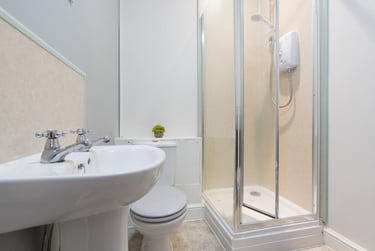 5 bed house, Telephone Road, University of Portsmouth, Portsmouth, PO40AY - Image 2