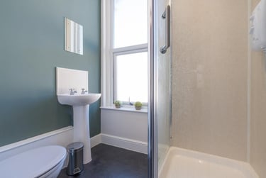6 bed house, Devonshire Avenue, Southsea, Portsmouth, PO49EG - Image 3