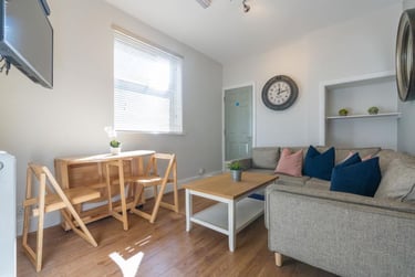 5 bed house, Bradford Road, University of Portsmouth, Portsmouth, PO51AA - Image 1