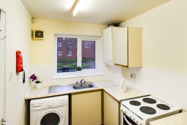 4 bed house, Pluto Close, Charlestown, Salford, M66HF - Image 3