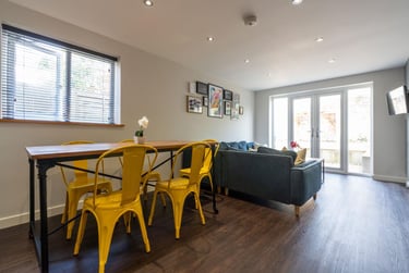 7 bed house, Bedford Street, Plasnewydd, Cardiff, CF243DB - Image 1