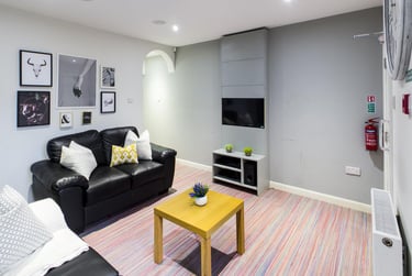 4 bed house, Cauldon Road, Shelton, Stoke, ST42BS - Image 1