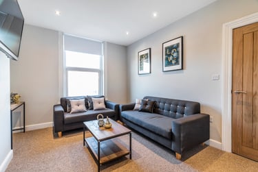 6 bed house, Woodsley Road, Hyde Park, Leeds, LS31DU - Image 2