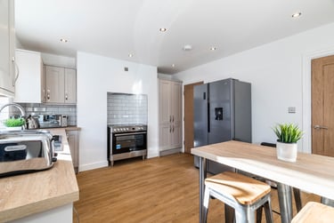 6 bed house, Woodsley Road, Hyde Park, Leeds, LS31DU - Image 4