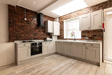 7 bed house, Woodcroft Road, Toxteth, Liverpool, L152HG - Image 1